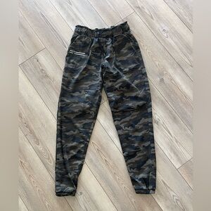 Women’s Camouflage Jogger Pants